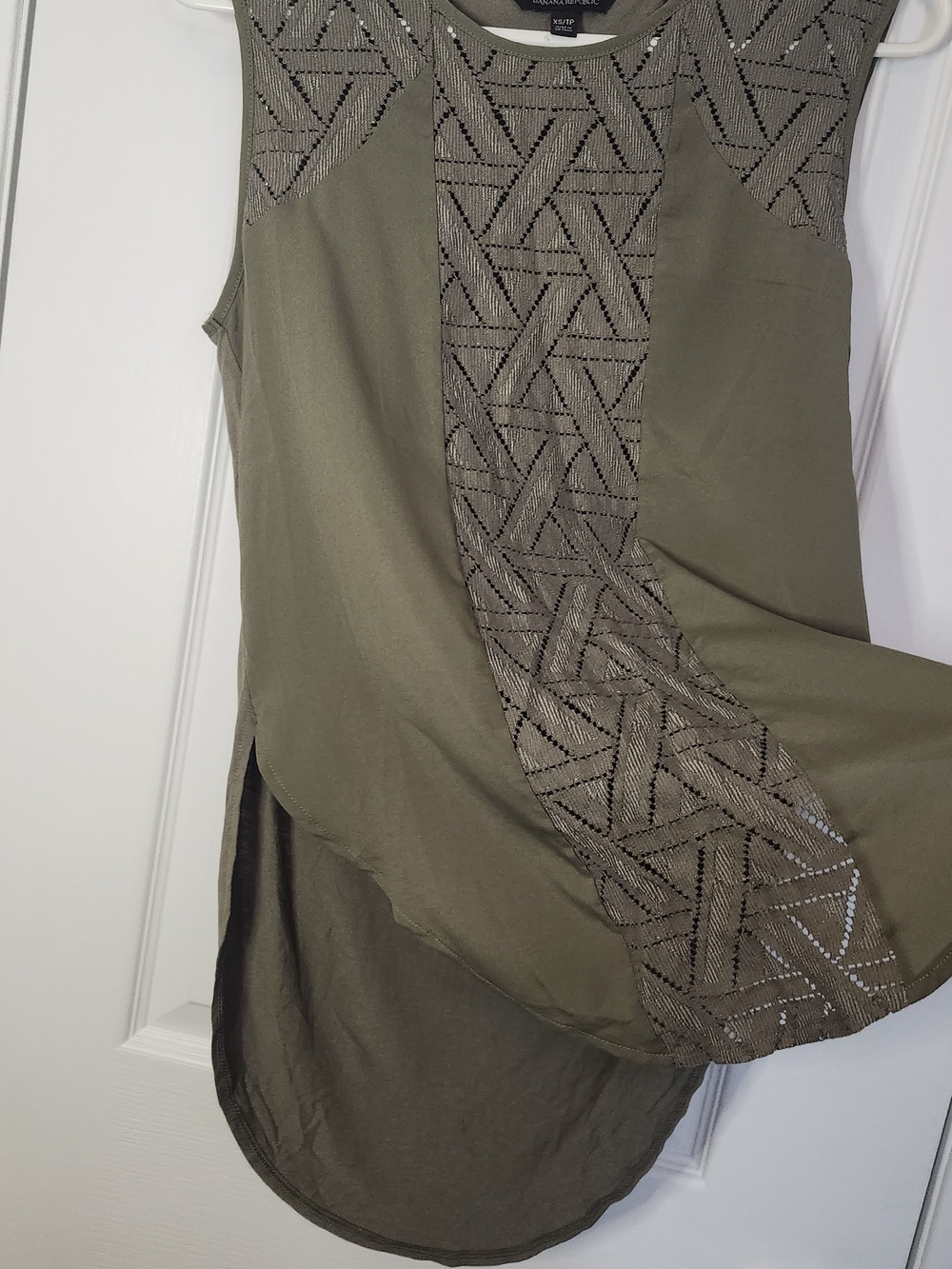 Banana Republic Sleeveless Tunic Top In Olive Green - Size XS - Picture 4 of 4